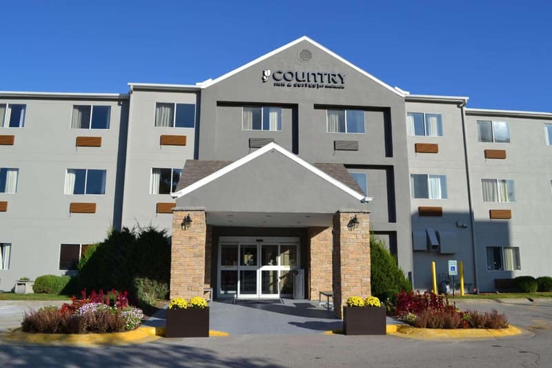 Country Inn & Suites by Radisson, Fairview Heights, IL — building