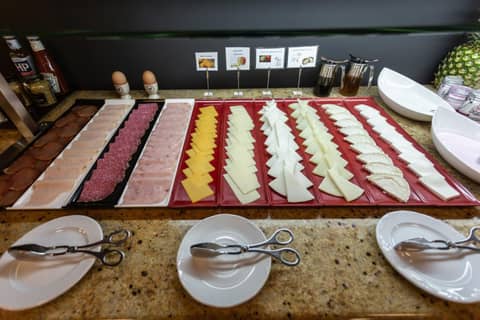 Monte Carmelo — dining