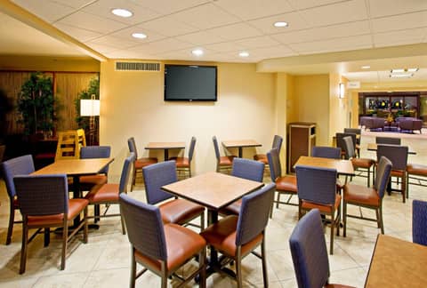Holiday Inn Express Scottsdale North by IHG — dining