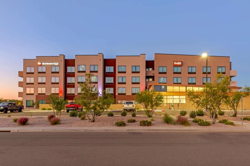 Best Western Plus Executive Residency Phoenix North Happy Valley — building