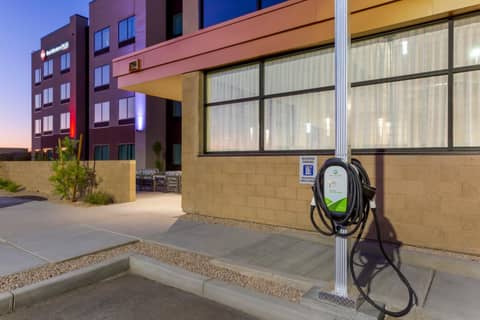 Best Western Plus Executive Residency Phoenix North Happy Valley — photo 4