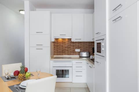Hilton Vacation Club Royal Sunset Beach Club Tenerife — kitchen