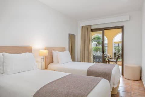 Hilton Vacation Club Royal Sunset Beach Club Tenerife — hotel room