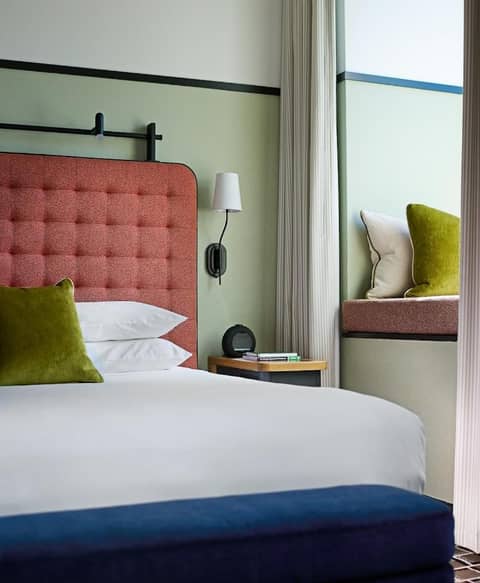 L7 Chicago by LOTTE — hotel room