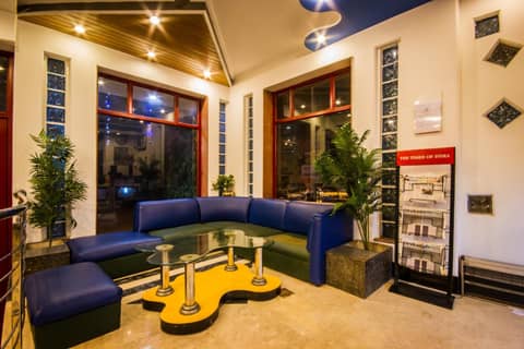 The Suncourt Hotel Yatri — lounge