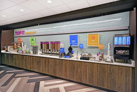 Tru By Hilton Portland Airport Area Me — photo 8