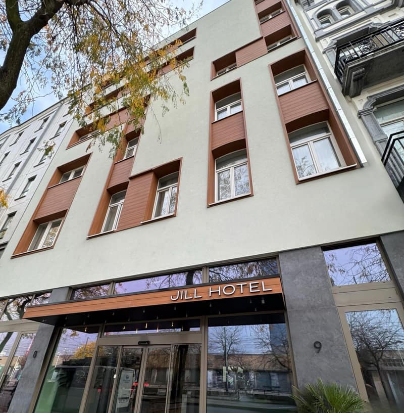 Jill Hotel Brussels Centre Midi — building