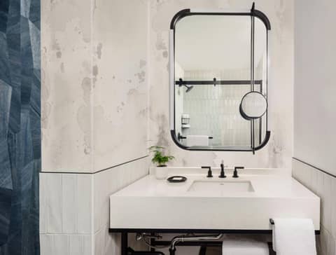Kimpton Theta New York - Times Square by IHG — bathroom