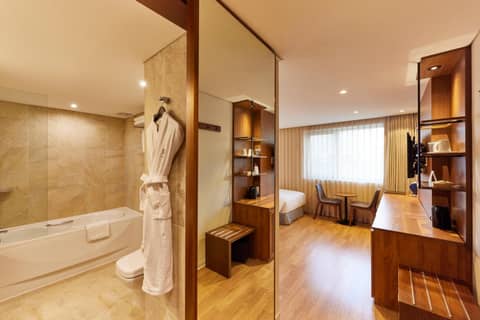 Hotel Uri& — photo 2