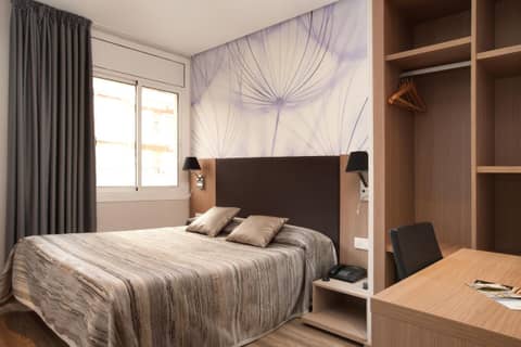 Hostal Centric — hotel room