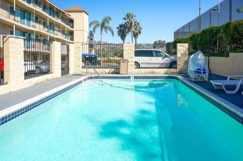 Howard Johnson by Wyndham San Diego Hotel Circle — photo 4