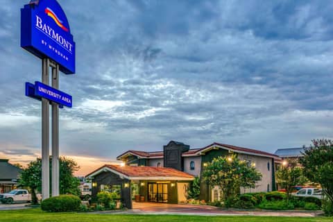 Baymont by Wyndham Austin University Area — photo 8