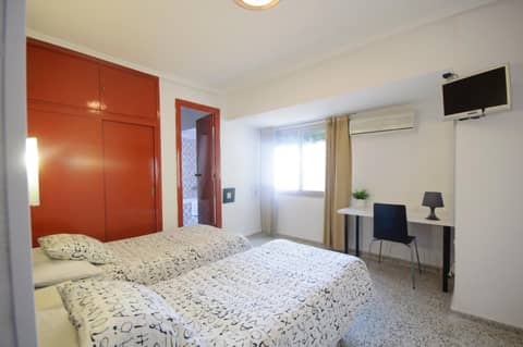 Hostal On Dormire Valencia — hotel room