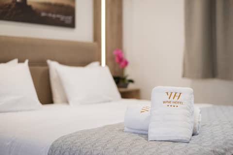 The Wine Hotel — bedroom