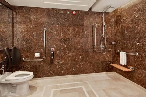 JW Marriott Hotel Seoul — bathroom