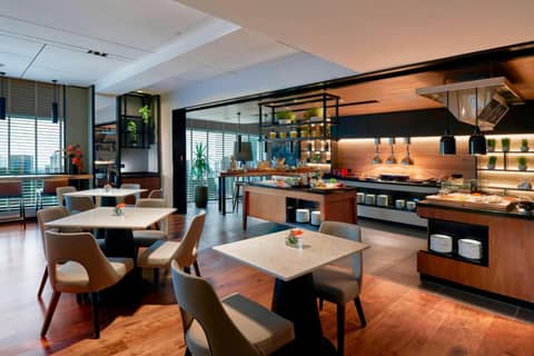 Renaissance Kuala Lumpur Hotel & Convention Centre — photo 6