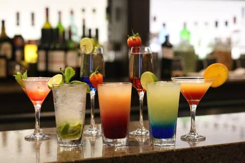 Holiday Inn London Kensington High St. by IHG — bar