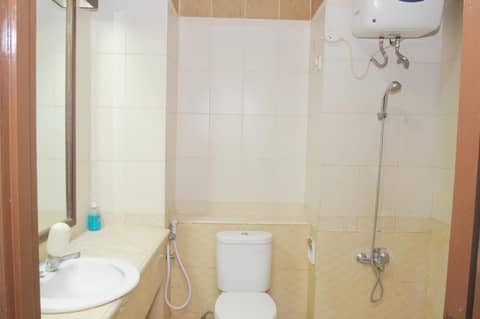 Graha SUMSEL — bathroom