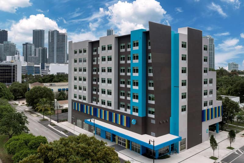 Tru By Hilton Miami West Brickell — building
