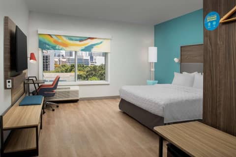 Tru By Hilton Miami West Brickell — photo 3