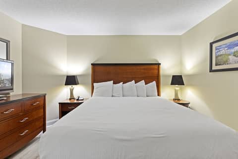 Sandy Beach Oceanfront Resort — photo 3