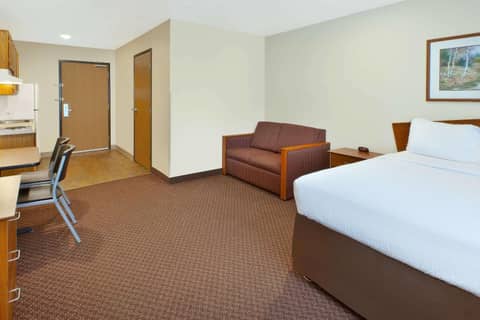 WoodSpring Suites St Louis St Charles — photo 6