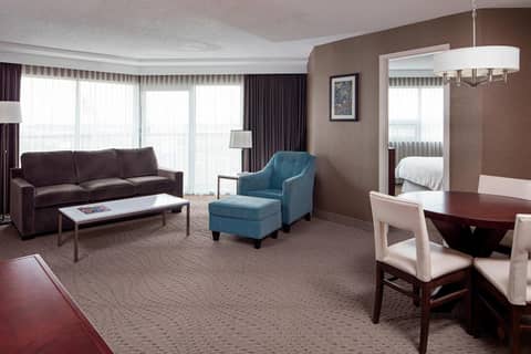 Sheraton Cavalier Calgary Hotel — photo 3
