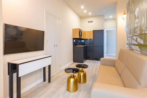 Harinas Central Apartments by Valcambre — hotel room