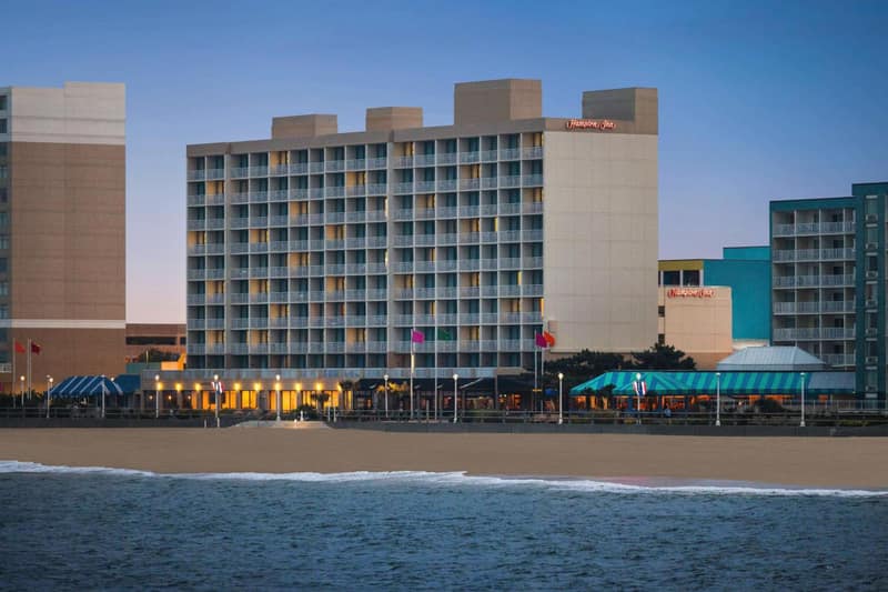 Hampton Inn Virginia Beach-Oceanfront South — building