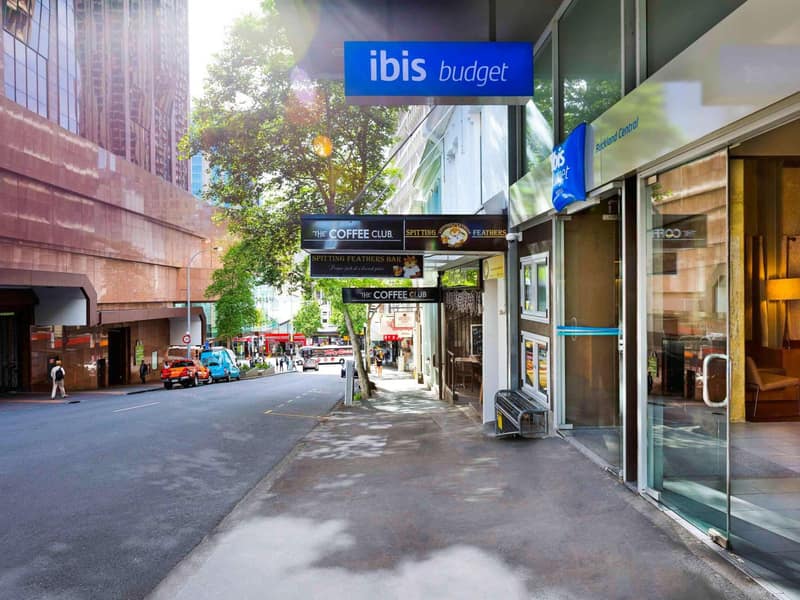 ibis budget Auckland Central — building