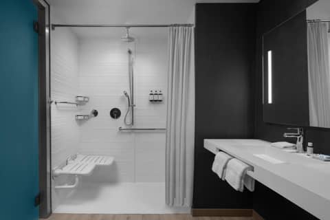 AC Hotel by Marriott Tampa Airport — photo 2