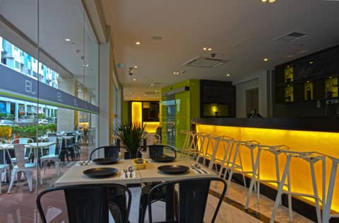 J8 Hotel — photo 5