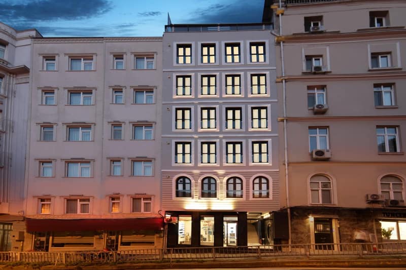 Walton Gardens Pera — building