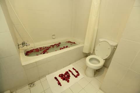 Bali Sandy Resort — bathroom