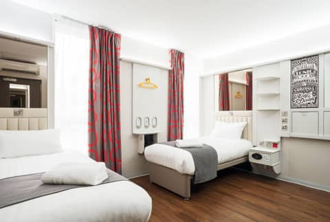 Point A Hotel London Shoreditch — hotel room