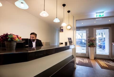 Hotel Continental Hamburg Hauptbahnhof — recepcion & lobby