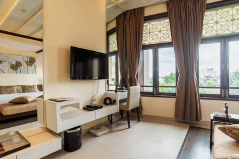 De Chai Colonial Hotel & Spa — hotel room
