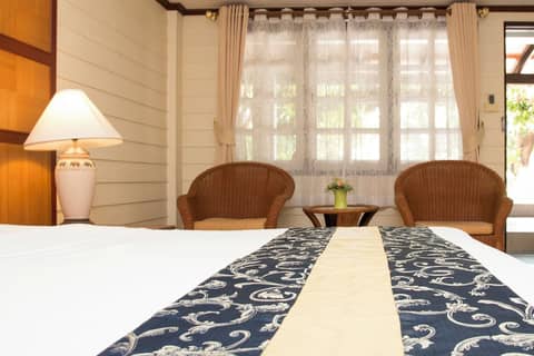 S Lodge Pattaya (formally known as Sabai Lodge) — bedroom