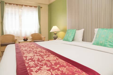 S Lodge Pattaya (formally known as Sabai Lodge) — bedroom