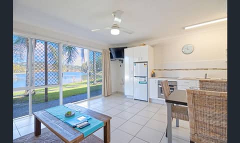 Bay of Palms — kitchen