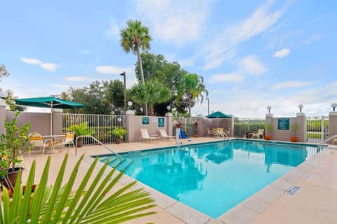 La Quinta by Wyndham Naples East (I-75) — recepcion & lobby
