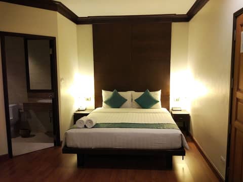 FRESH INN HOTEL — hotel room
