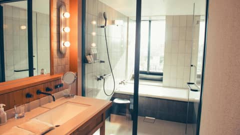 Southwest Grand Hotel — bathroom