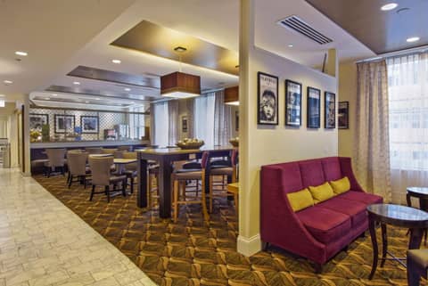 Hampton Inn Majestic Chicago Theatre District — photo 3
