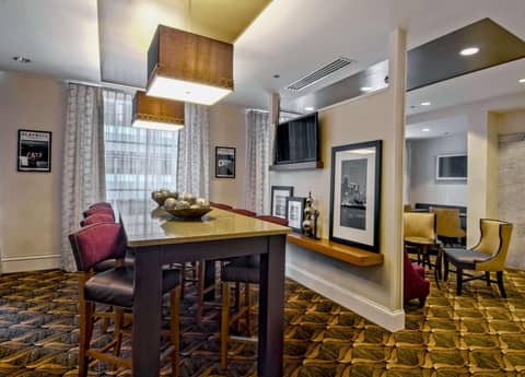 Hampton Inn Majestic Chicago Theatre District — photo 5