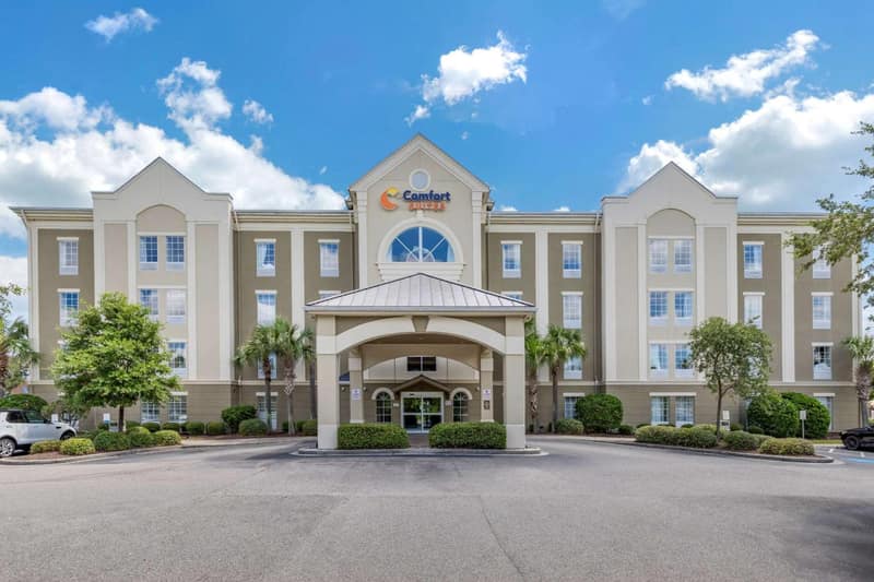 Comfort Suites Myrtle Beach Central — building