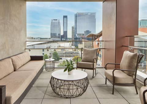 Embassy Suites by Hilton Nashville Downtown — photo 2