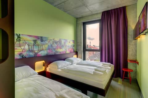 MEININGER Hotel Berlin East Side Gallery — photo 6
