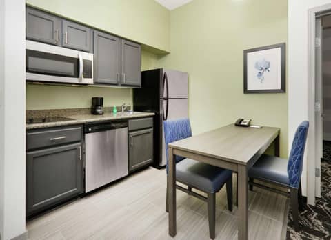 Homewood Suites by Hilton Saint Louis-Chesterfield — kitchen