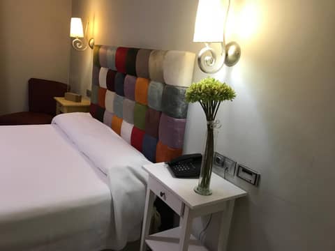 Hotel Sercotel Doña Carmela — bedroom